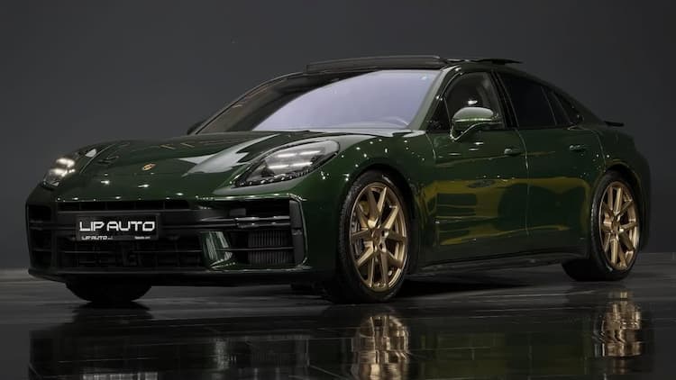 PORSCHE PANAMERA 4